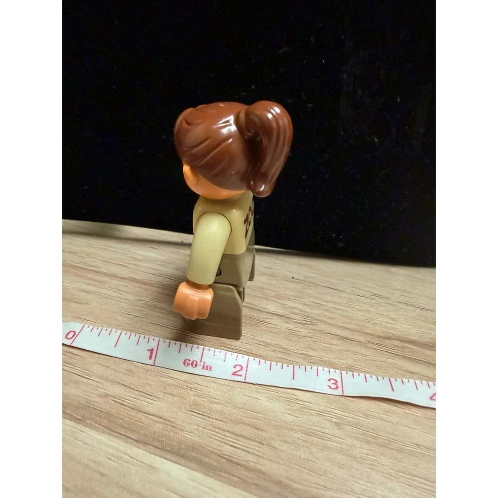 LEGO‎ Duplo Zoo Keeper Female Figure Tan Uniform Brown Ponytail 523H3